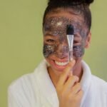 Cinco Exfoliantes Corporales y Faciales para una Piel Radiante