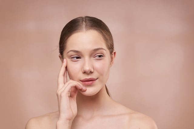 Beneficios del skincare para la salud de la piel desde una edad temprana.